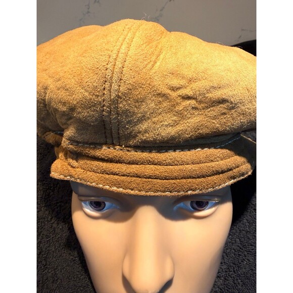 The item is an UGG Australia
Vintage Suede Newsboy Cap in
Chestnut. Men/women main image 2